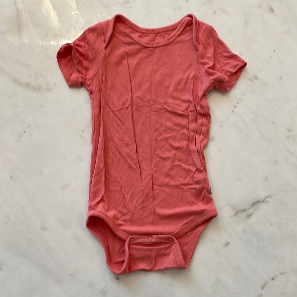 Kyte BABY short sleeve onsie 12-18mos